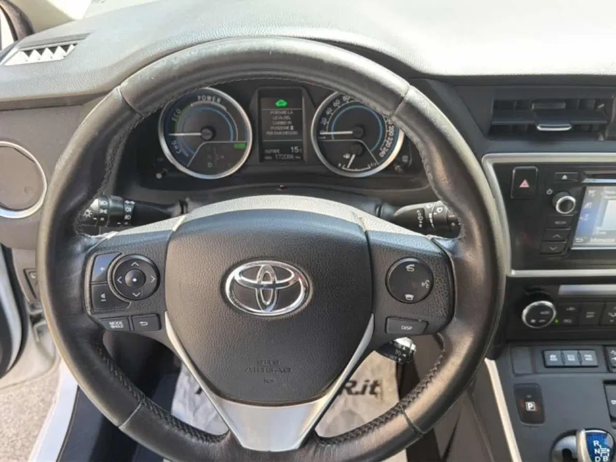 Toyota Auris usata a Foggia (4)