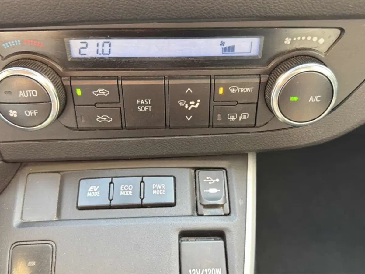 Toyota Auris usata a Foggia (9)
