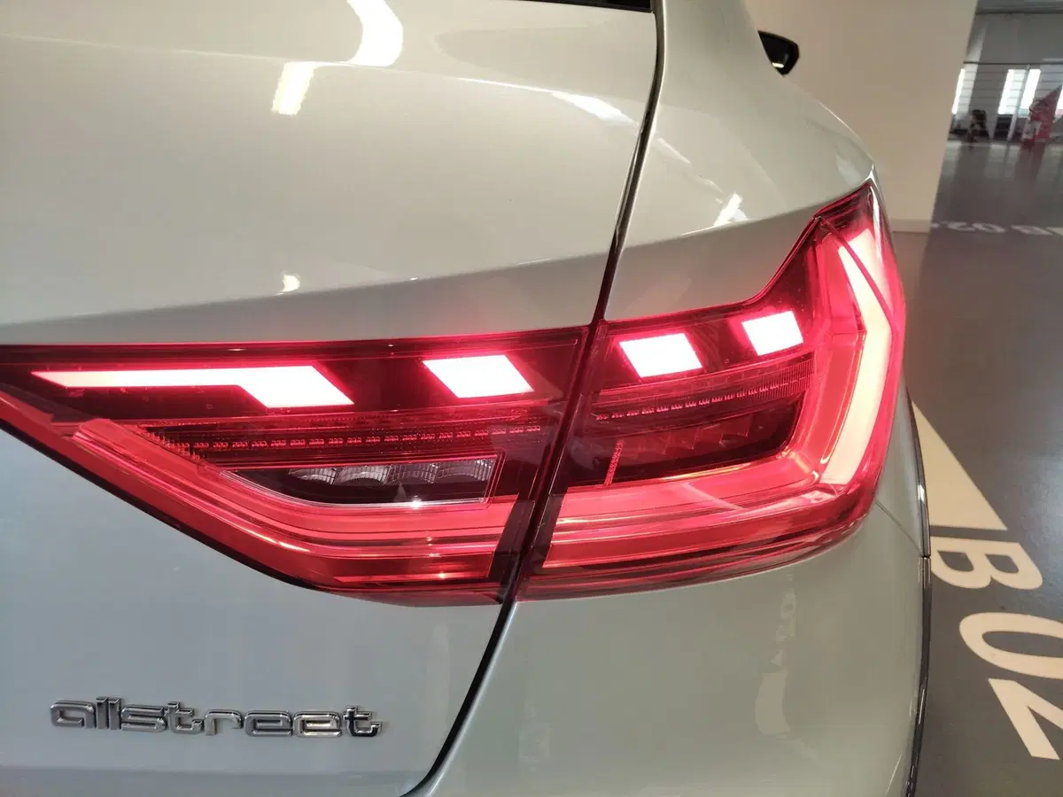 Audi A1 allstreet usata a Modena (16)