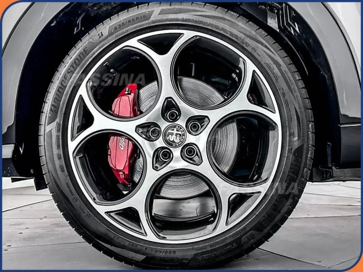 Alfa Romeo Tonale usata a Milano (7)