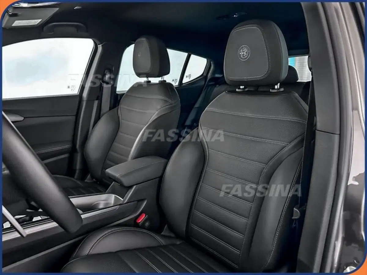 Alfa Romeo Tonale usata a Milano (8)