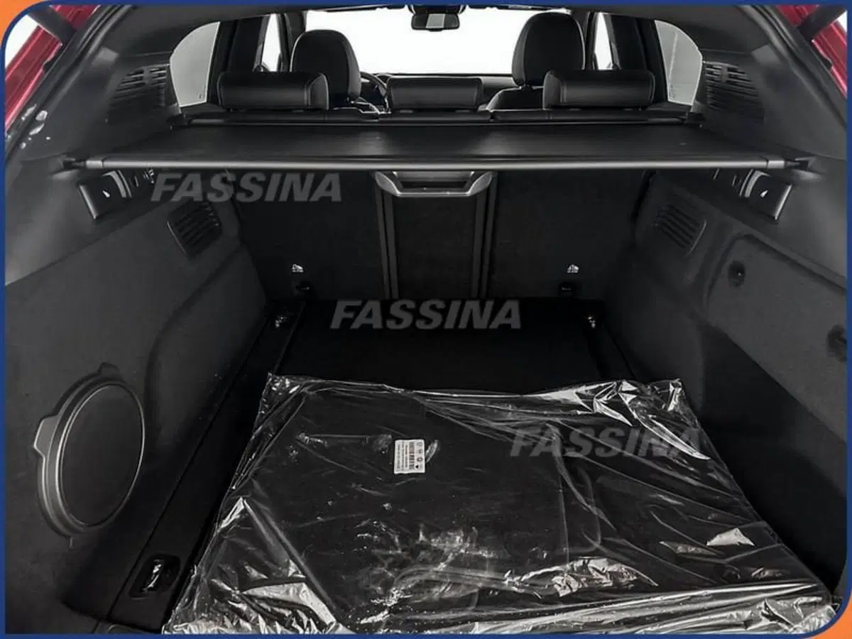 Alfa Romeo Stelvio nuova a Milano (12)