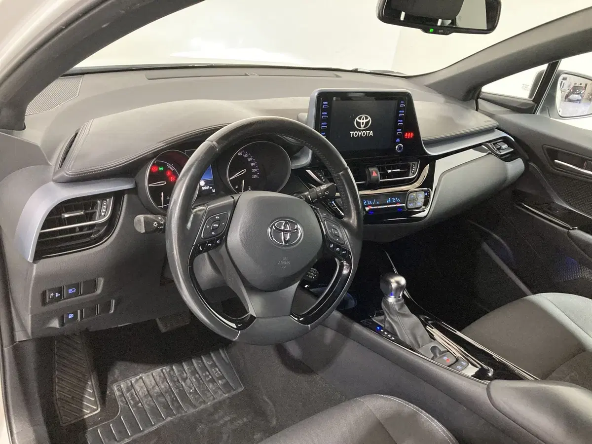 Toyota Toyota C-HR usata a Barletta-Andria-Trani (12)