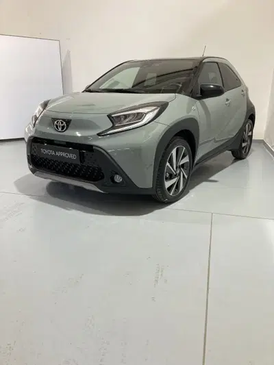 Toyota Aygo X 1.0 Lounge Air 72cv s-cvt del 2025 usata a Barletta