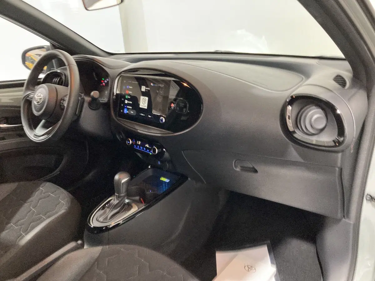 Toyota Aygo X usata a Barletta-Andria-Trani (17)