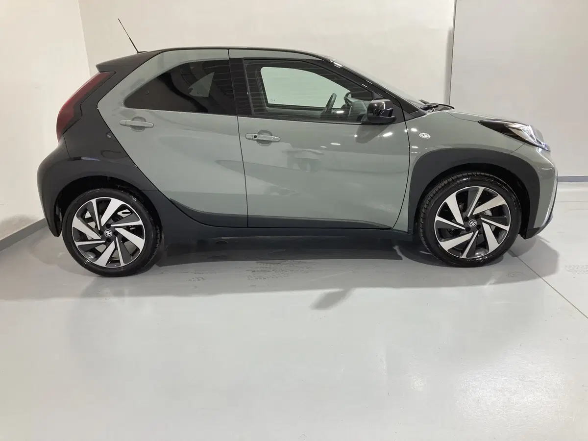 Toyota Aygo X usata a Barletta-Andria-Trani (5)