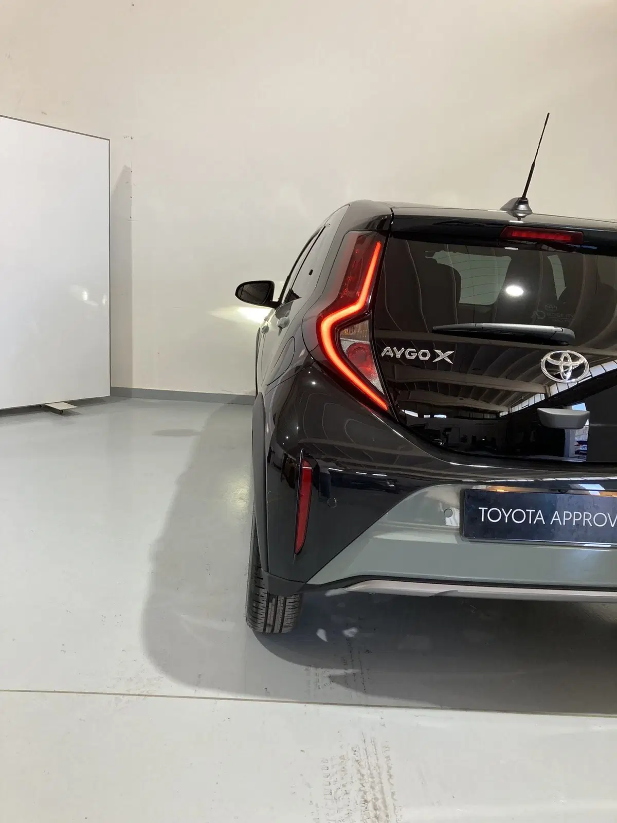 Toyota Aygo X usata a Barletta-Andria-Trani (7)