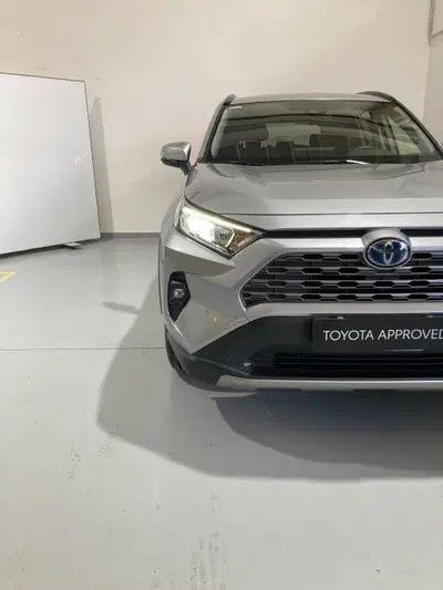 Toyota Rav4 HV (218CV) E-CVT 2WD Dynamic del 2022 usata a Barletta