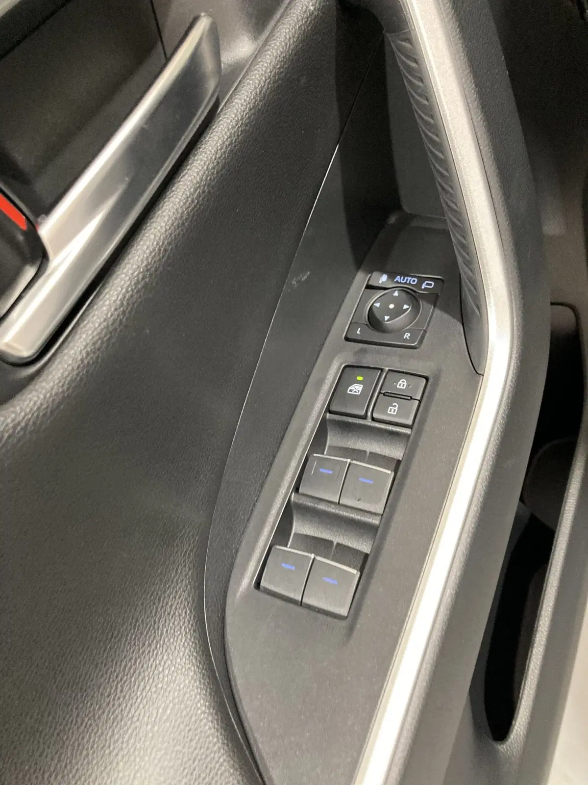 Toyota Rav4 usata a Barletta-Andria-Trani (10)