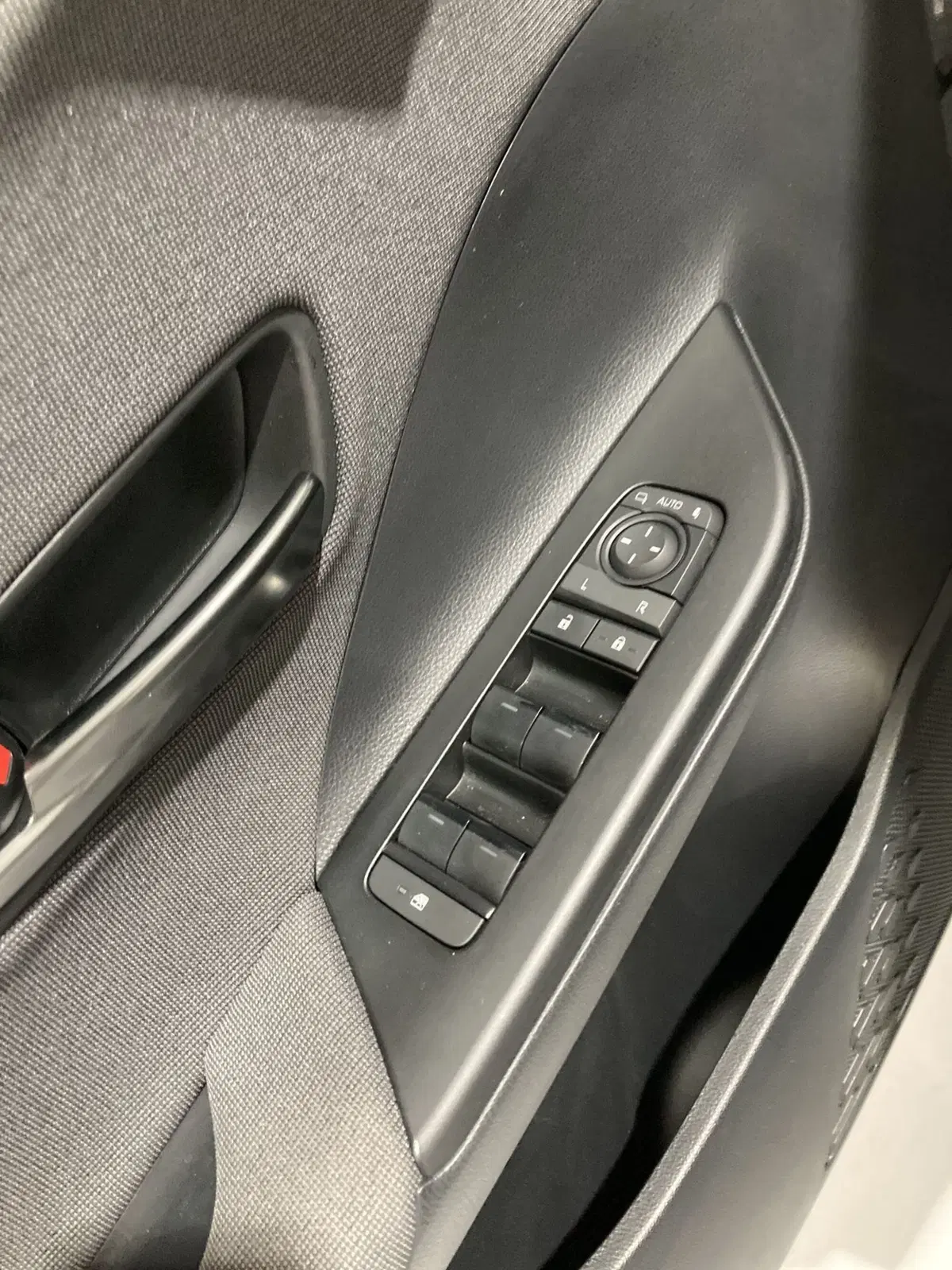 Toyota Toyota C-HR usata a Barletta-Andria-Trani (11)