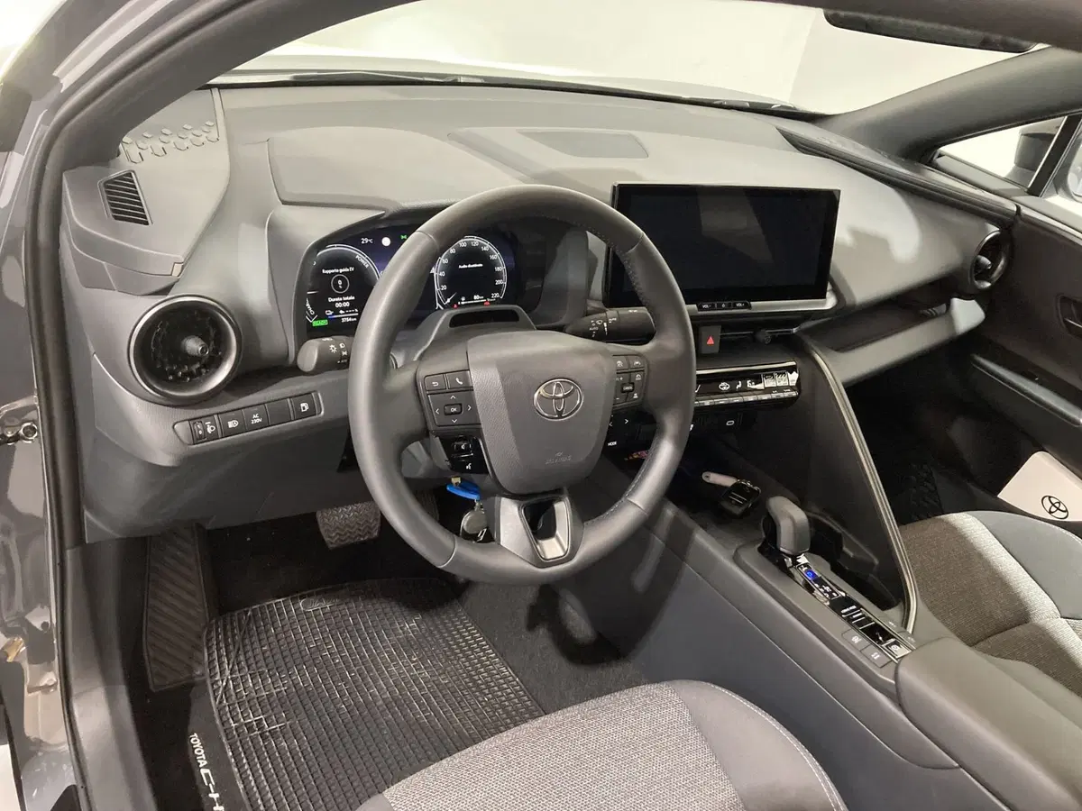 Toyota Toyota C-HR usata a Barletta-Andria-Trani (12)