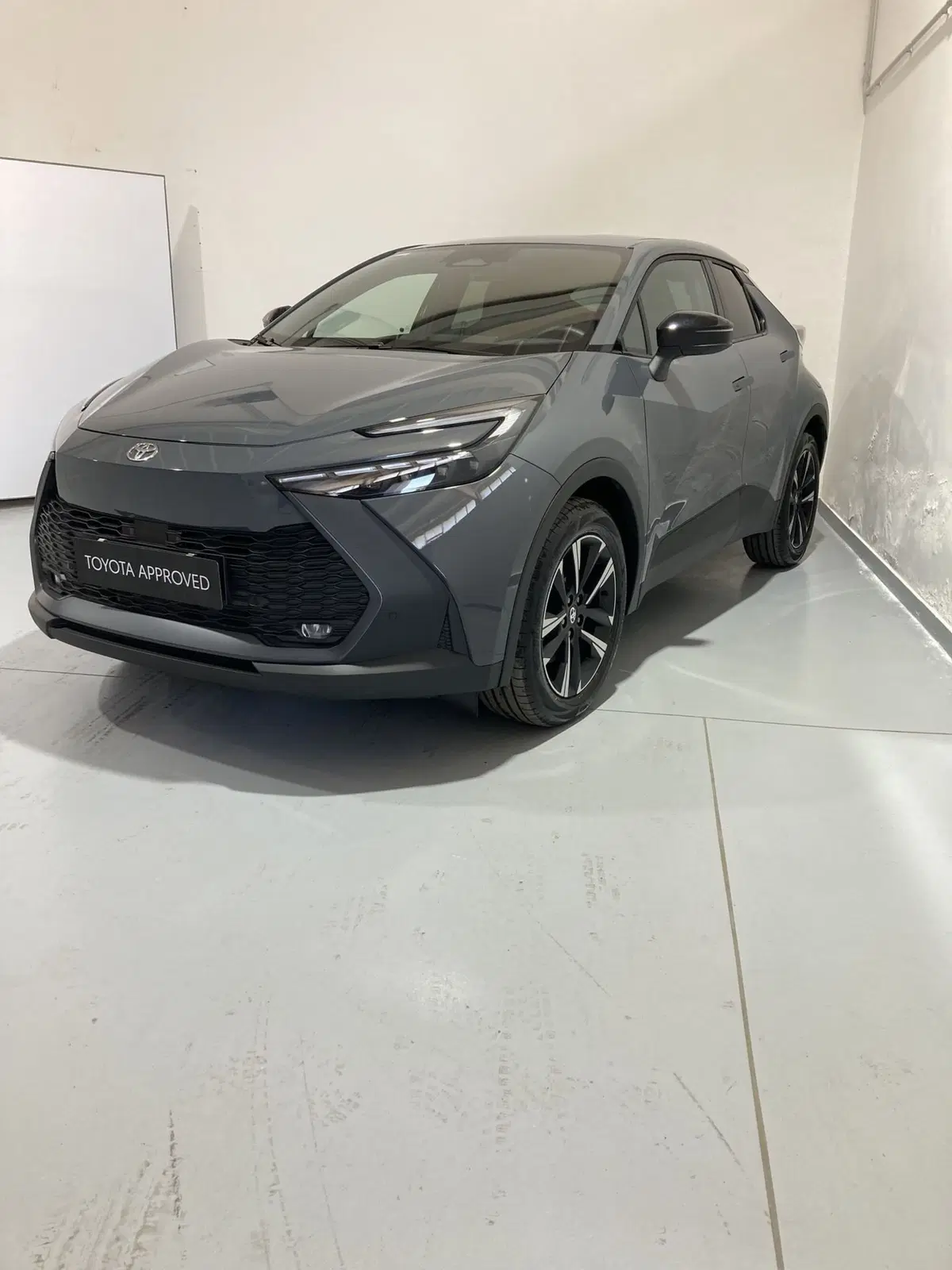 Toyota Toyota C-HR usata a Barletta-Andria-Trani (3)