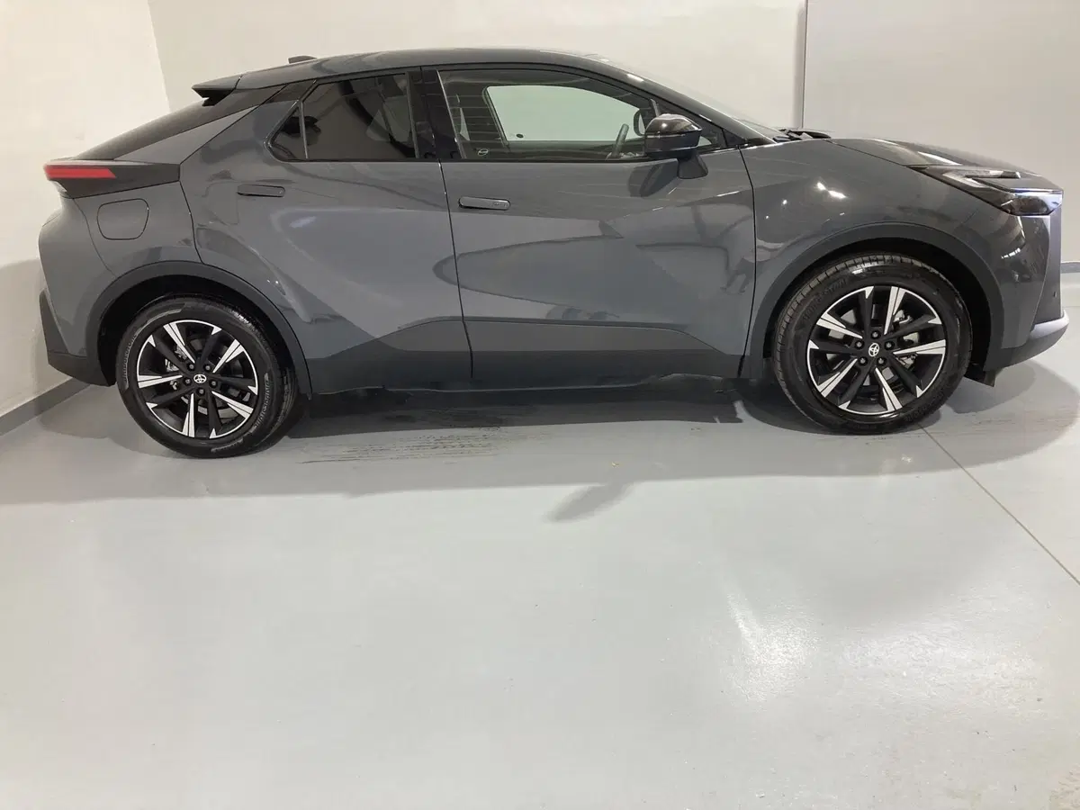 Toyota Toyota C-HR usata a Barletta-Andria-Trani (5)