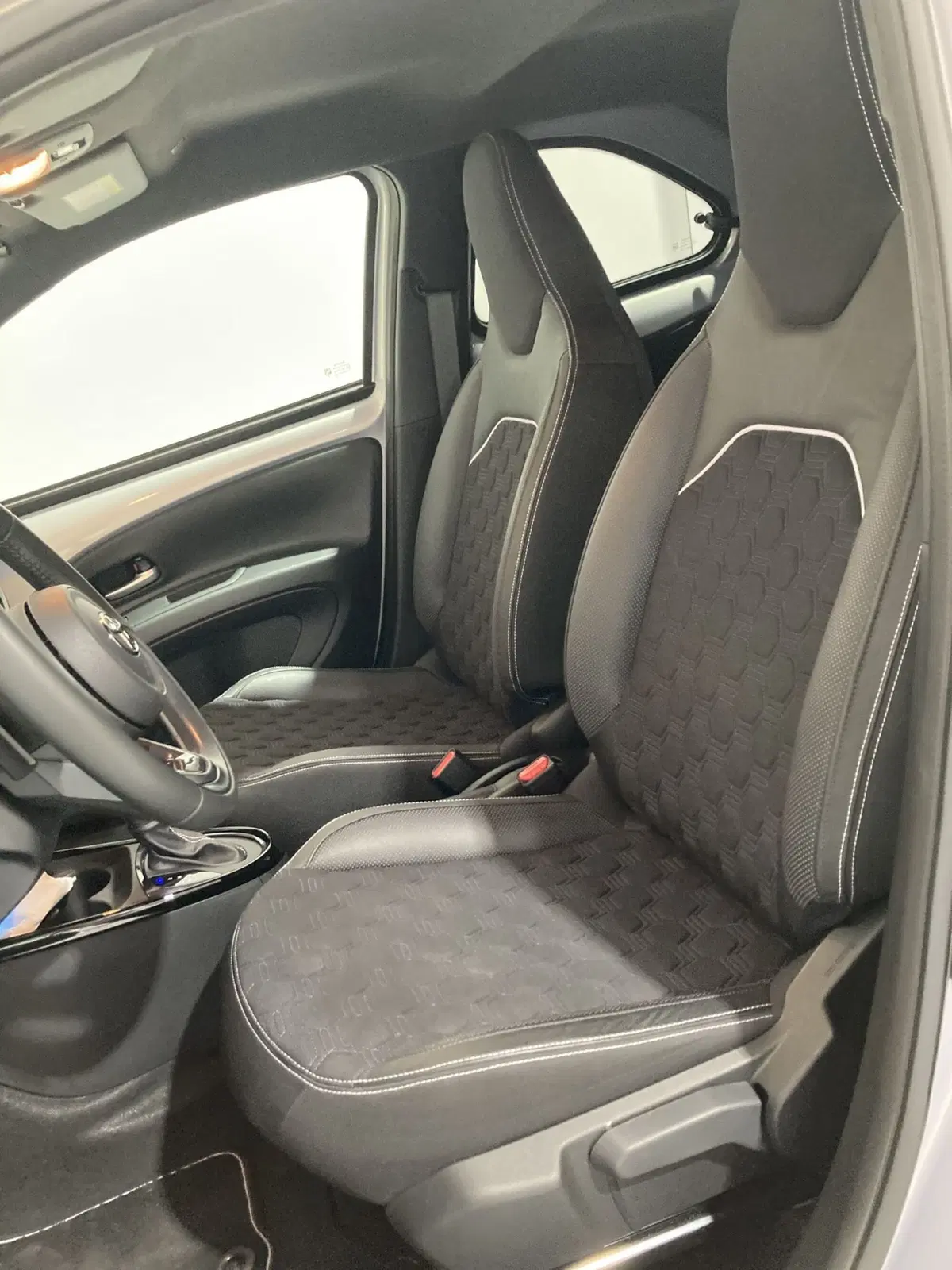 Toyota Aygo X usata a Barletta-Andria-Trani (10)