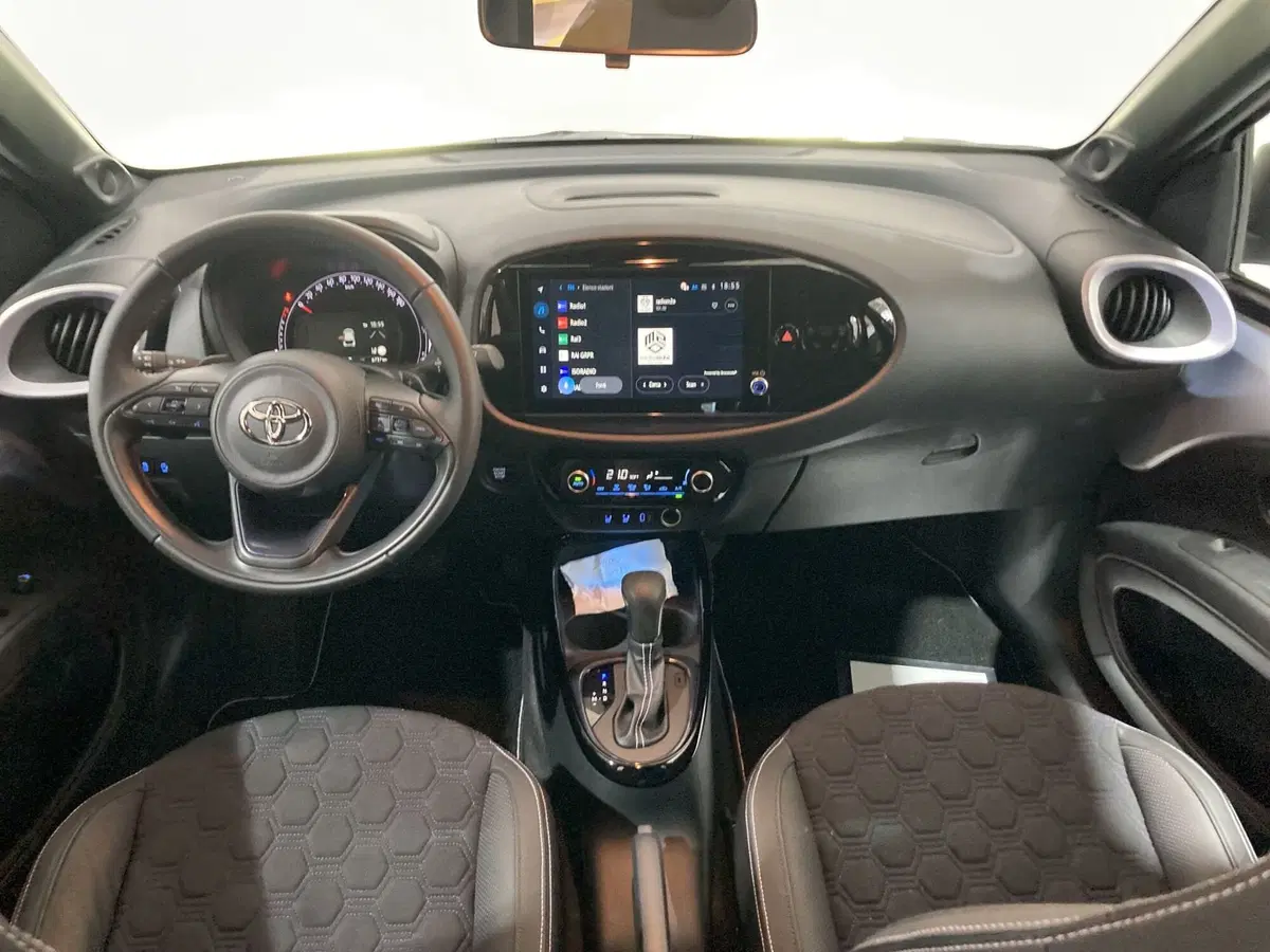 Toyota Aygo X usata a Barletta-Andria-Trani (17)