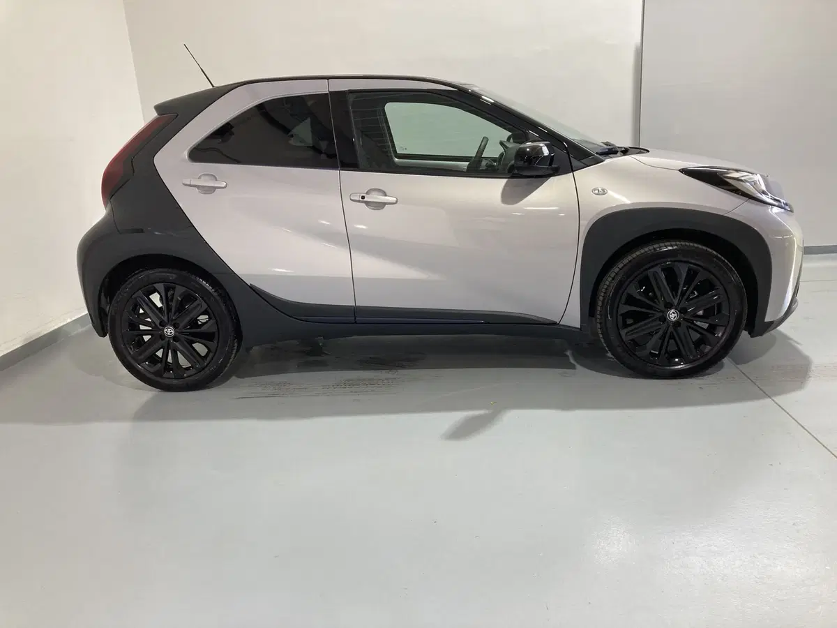 Toyota Aygo X usata a Barletta-Andria-Trani (5)