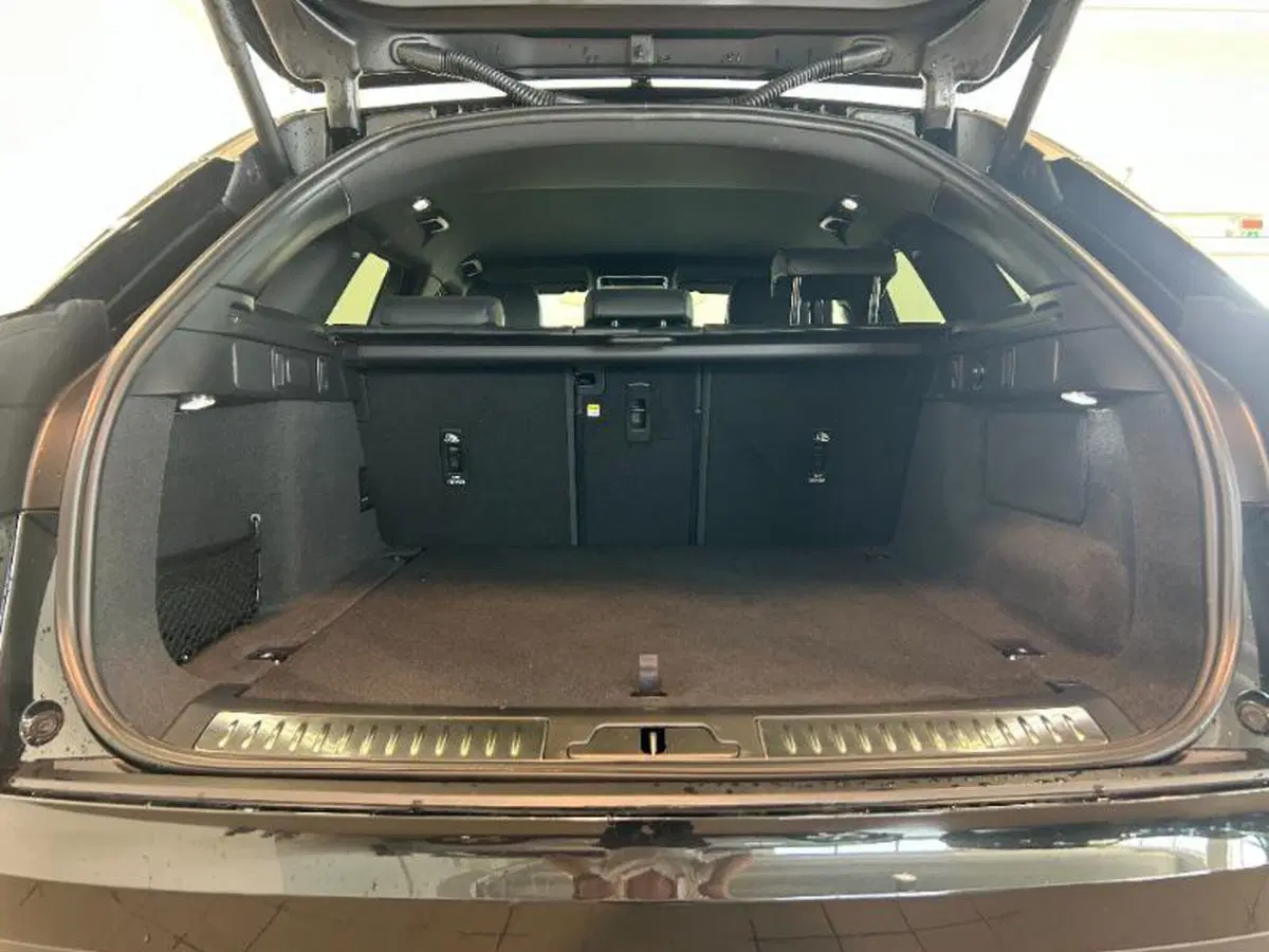 Land Rover Range Rover Velar usata a Venezia (11)