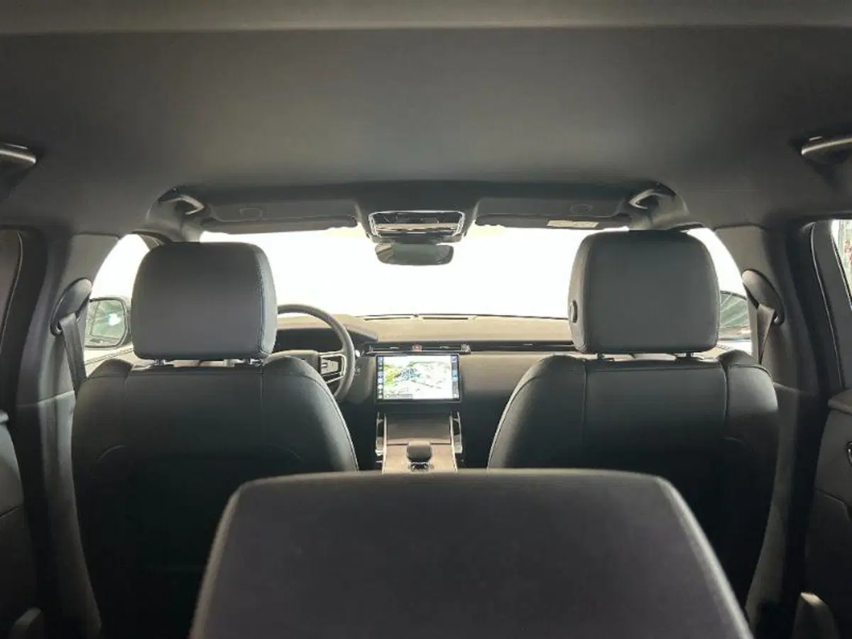 Land Rover Range Rover Velar usata a Venezia (12)