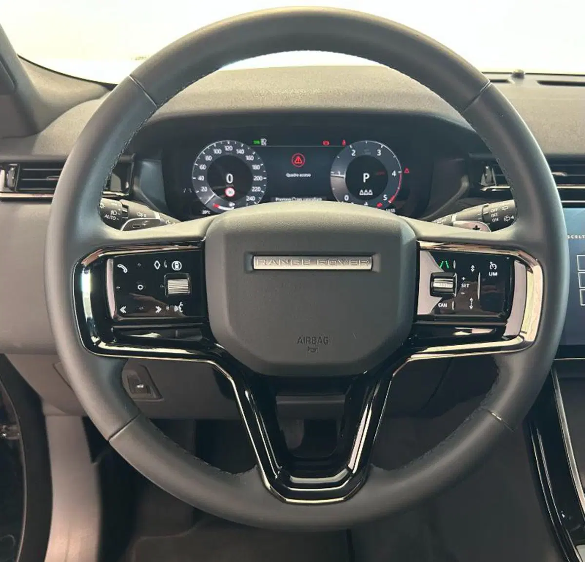 Land Rover Range Rover Velar usata a Venezia (16)