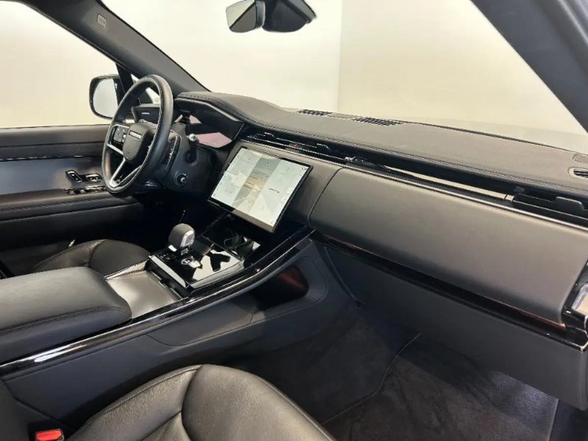 Land Rover Range Rover Sport usata a Venezia (12)