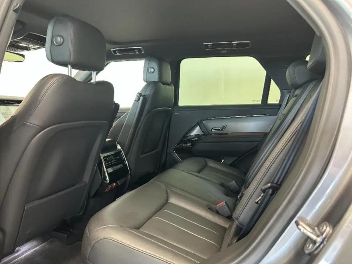 Land Rover Range Rover Sport usata a Venezia (17)
