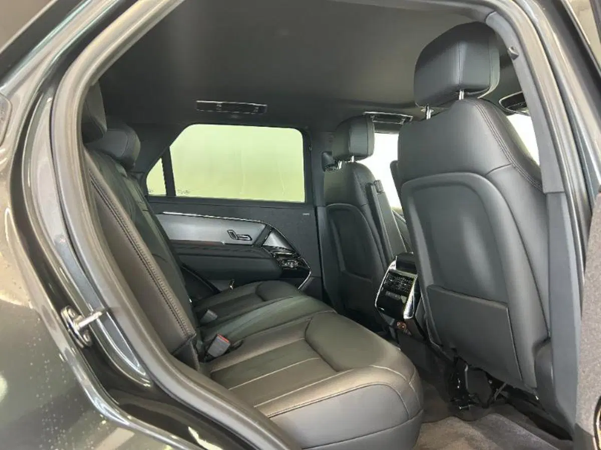 Land Rover Range Rover Sport usata a Venezia (13)