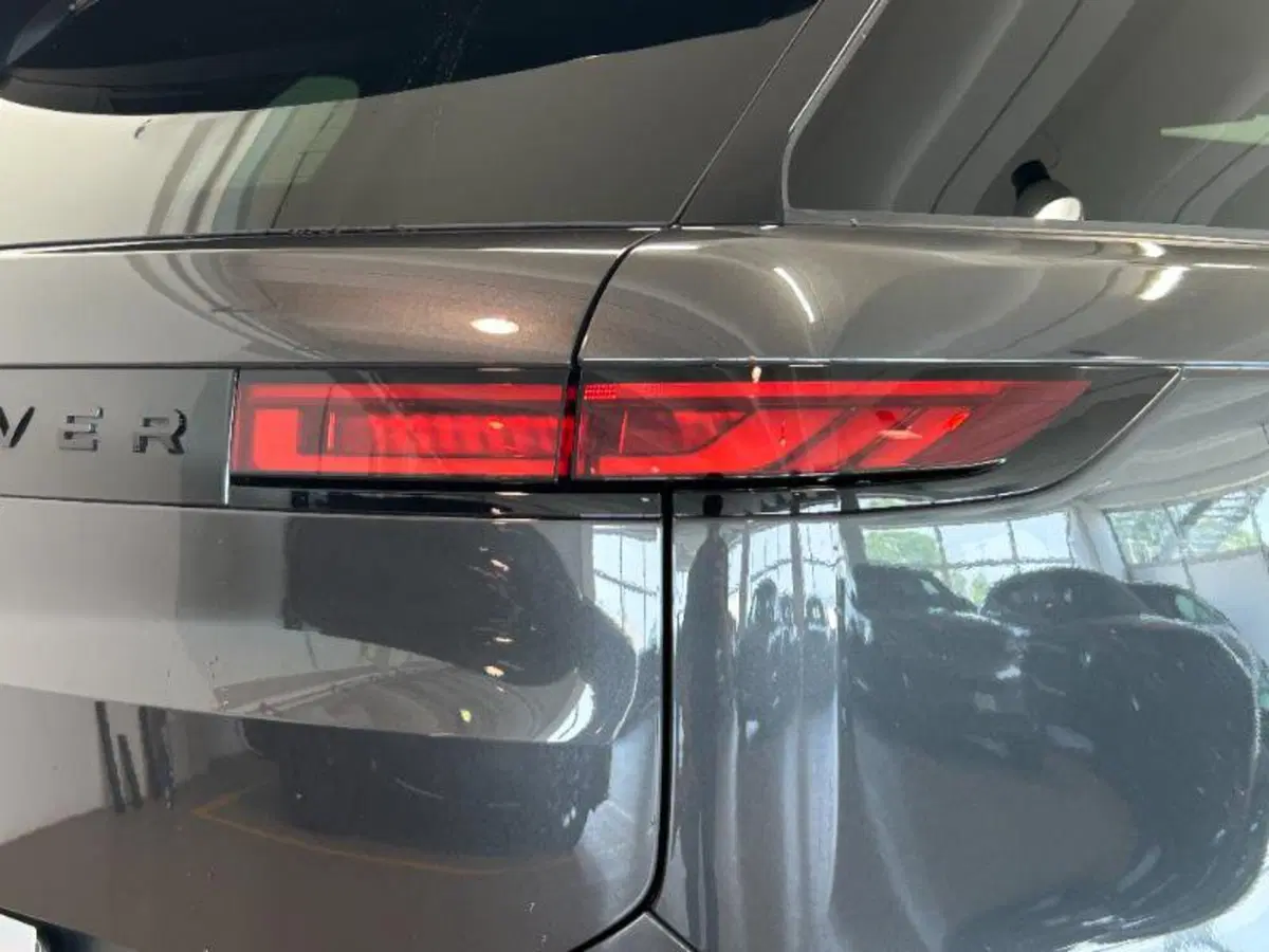 Land Rover Range Rover Sport usata a Venezia (7)