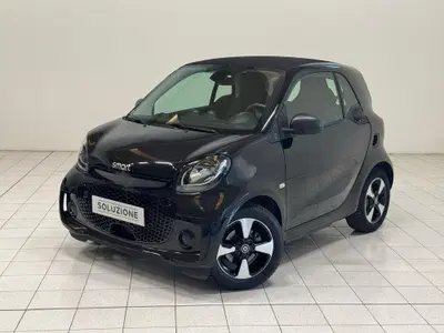 smart Fortwo EQ Racingreen (22kW) del 2021 usata a Novara