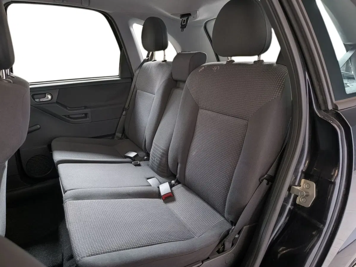 Opel Meriva usata a Udine (9)