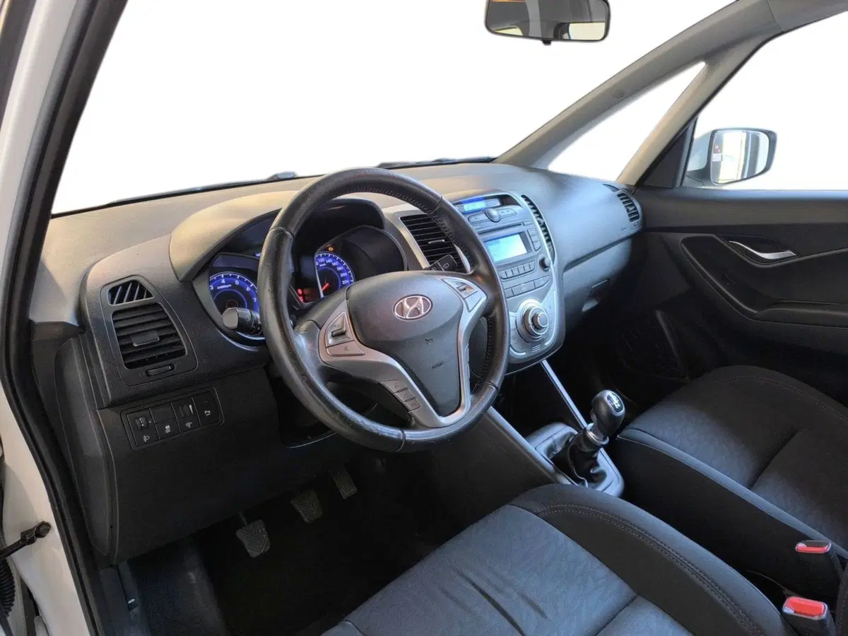 Hyundai ix20 usata a Udine (10)