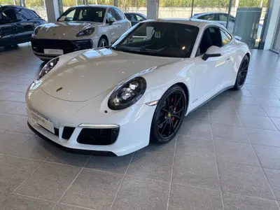 Porsche 911 Coup&eacute; 3.0 Carrera 4 GTS del 2017 usata a Firenze