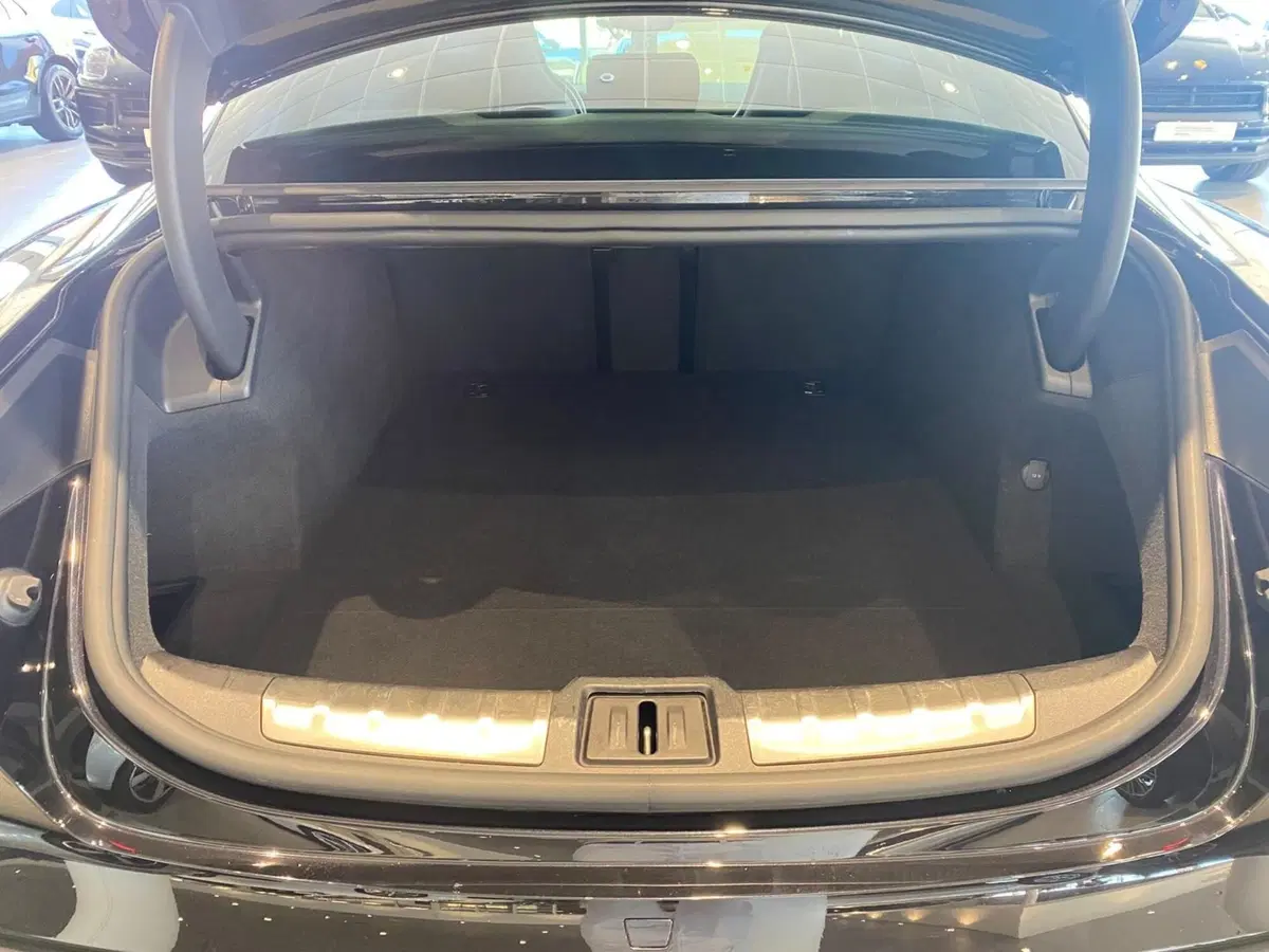 Porsche Taycan usata a Firenze (11)