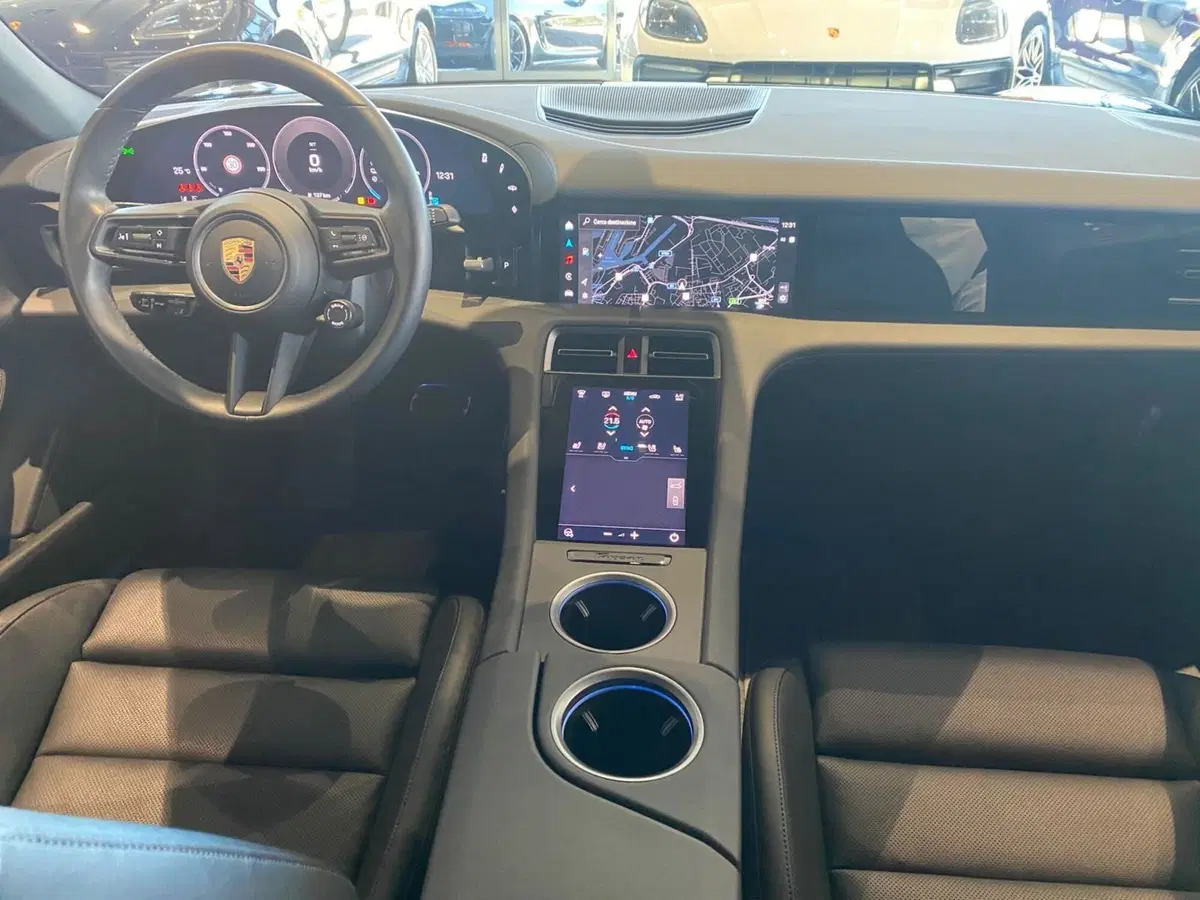 Porsche Taycan usata a Firenze (12)
