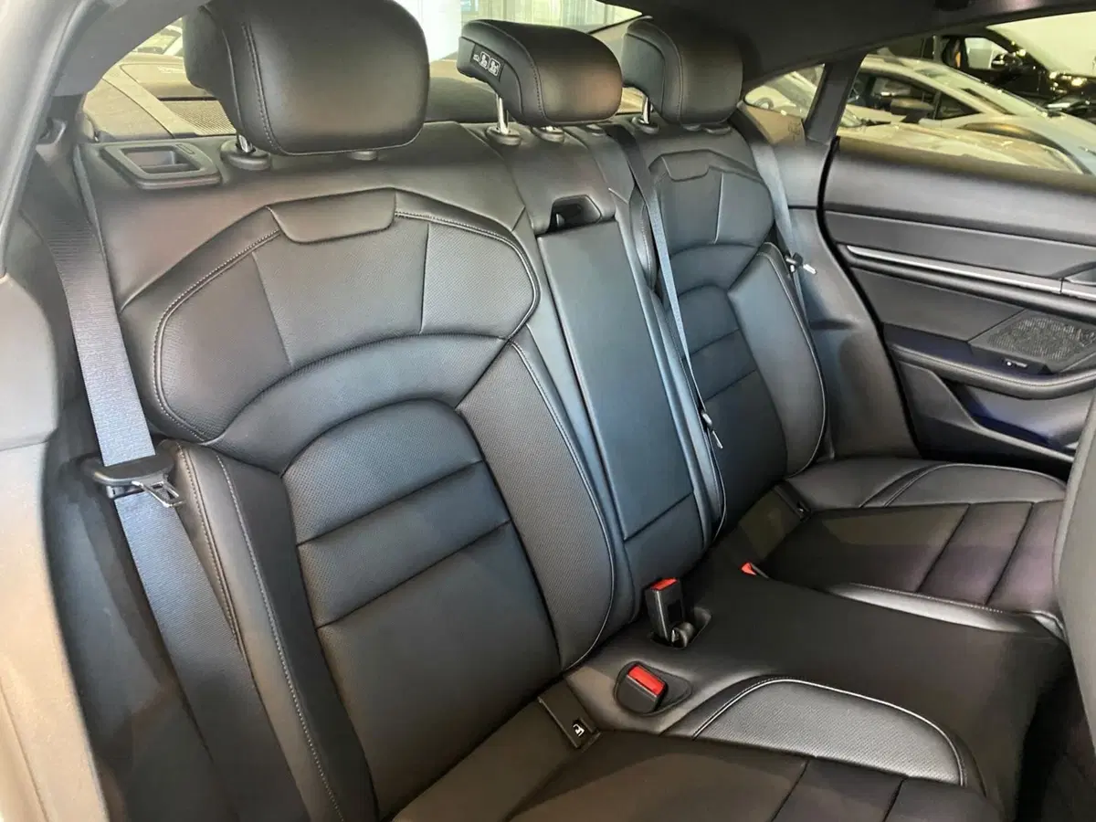 Porsche Taycan usata a Firenze (13)