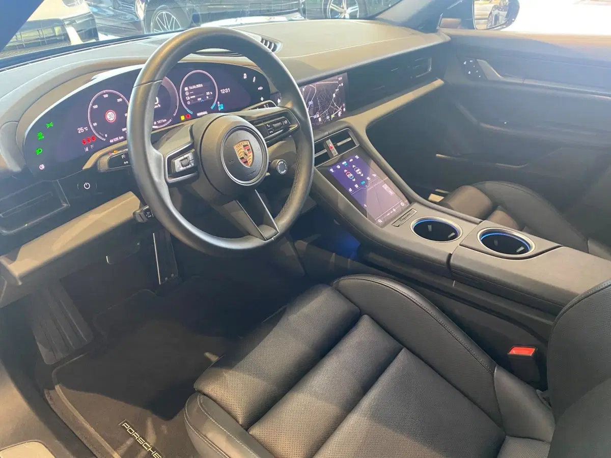 Porsche Taycan usata a Firenze (15)