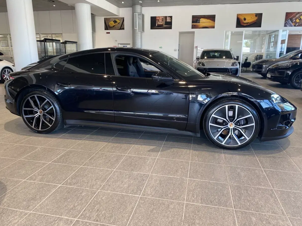 Porsche Taycan usata a Firenze (5)