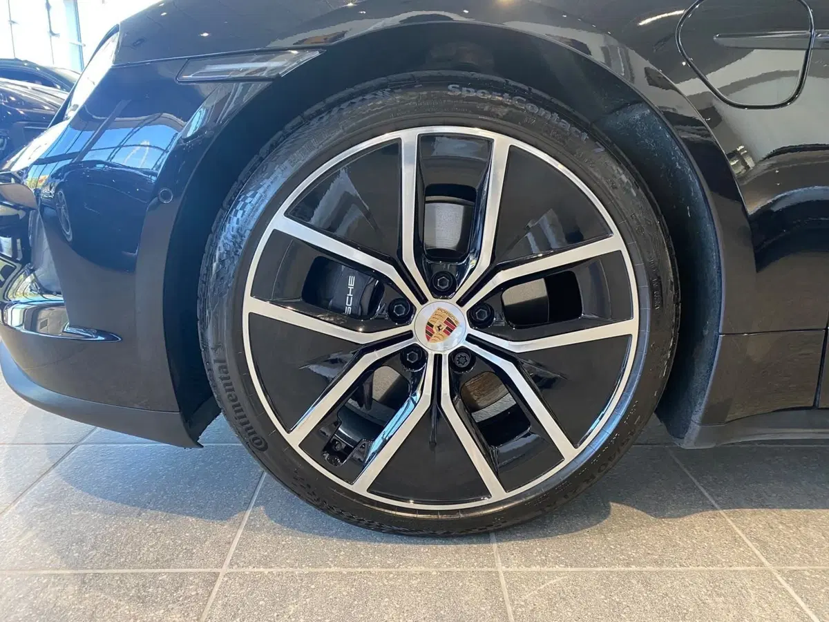 Porsche Taycan usata a Firenze (9)