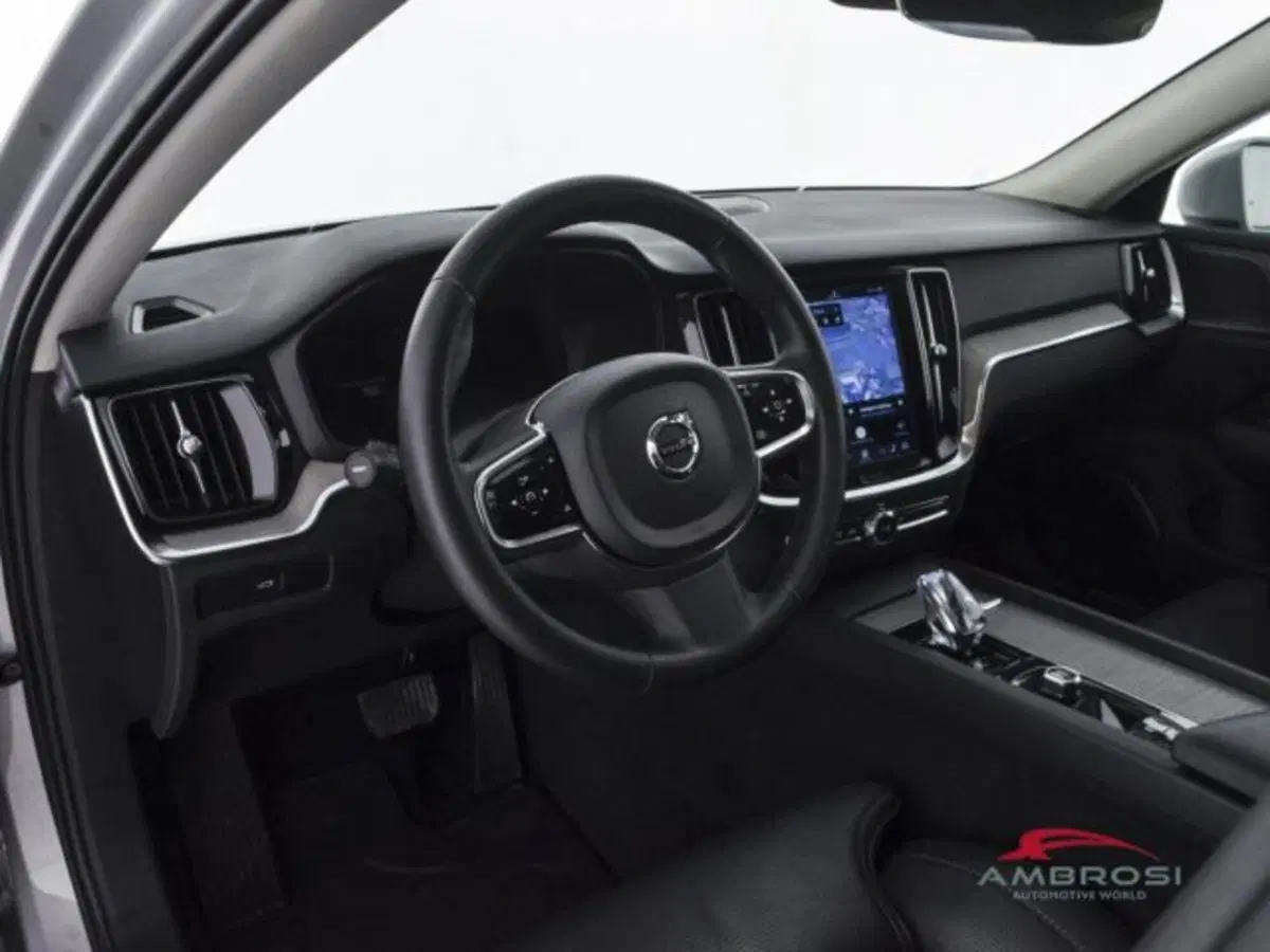 Volvo V60 Cross Country usata a Perugia (8)
