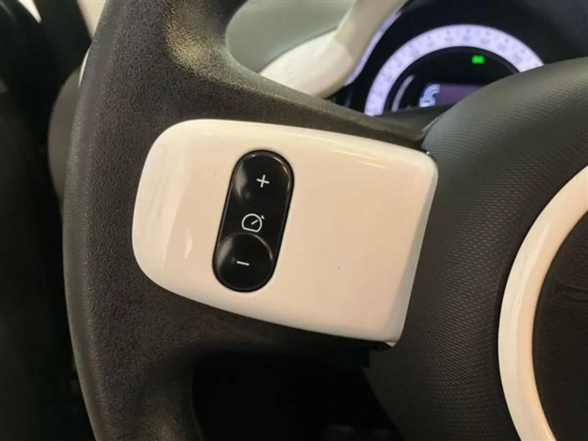 Renault Twingo usata a Como (16)