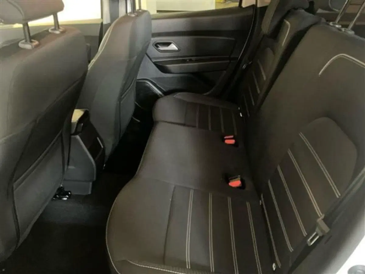 Dacia Duster usata a Como (12)