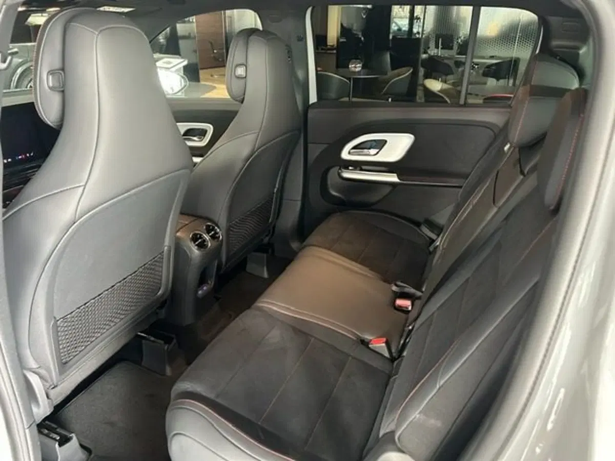 Mercedes-Benz GLB nuova a Potenza (16)