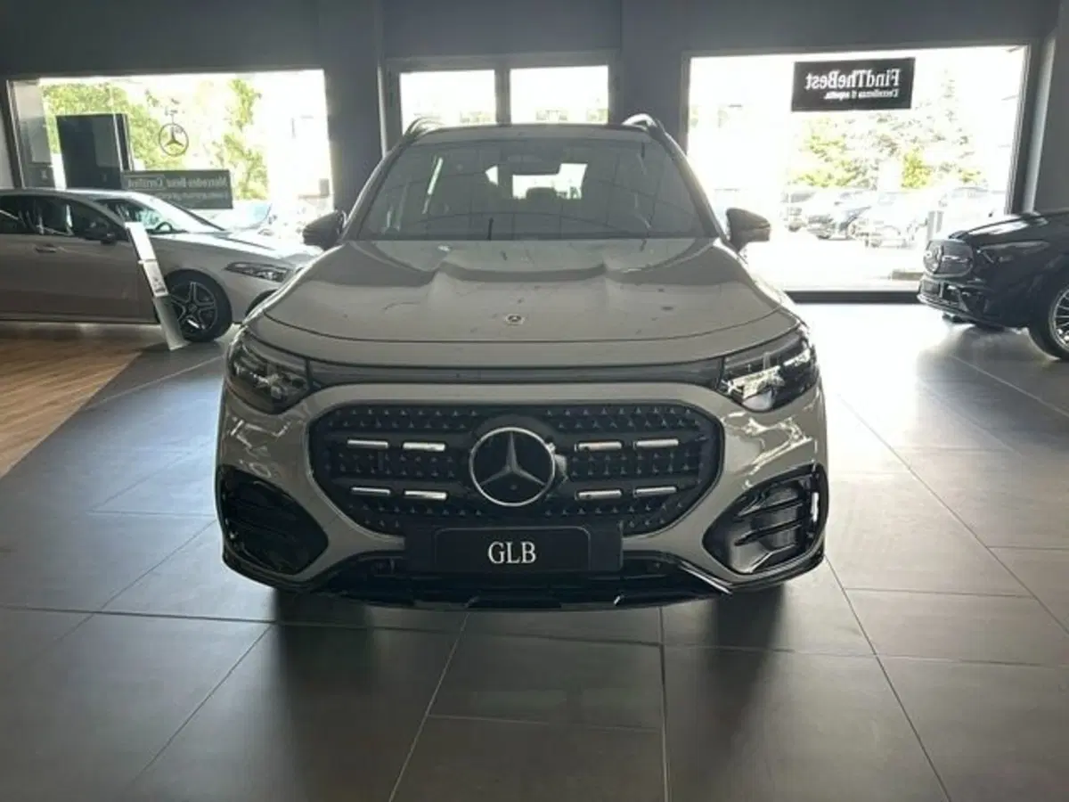 Mercedes-Benz GLB nuova a Potenza (2)