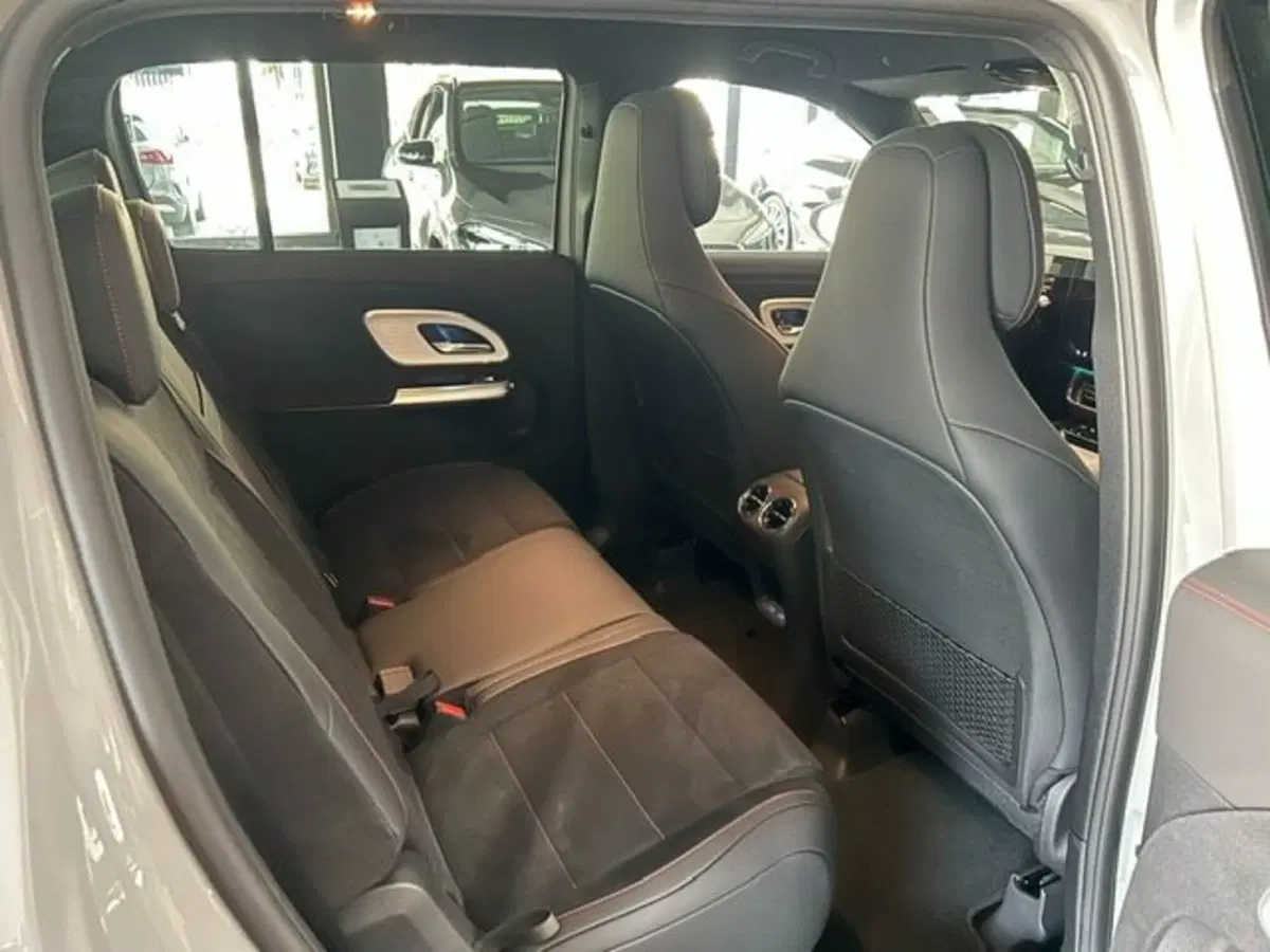 Mercedes-Benz GLB nuova a Potenza (20)