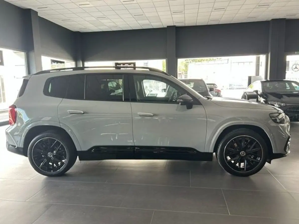 Mercedes-Benz GLB nuova a Potenza (3)