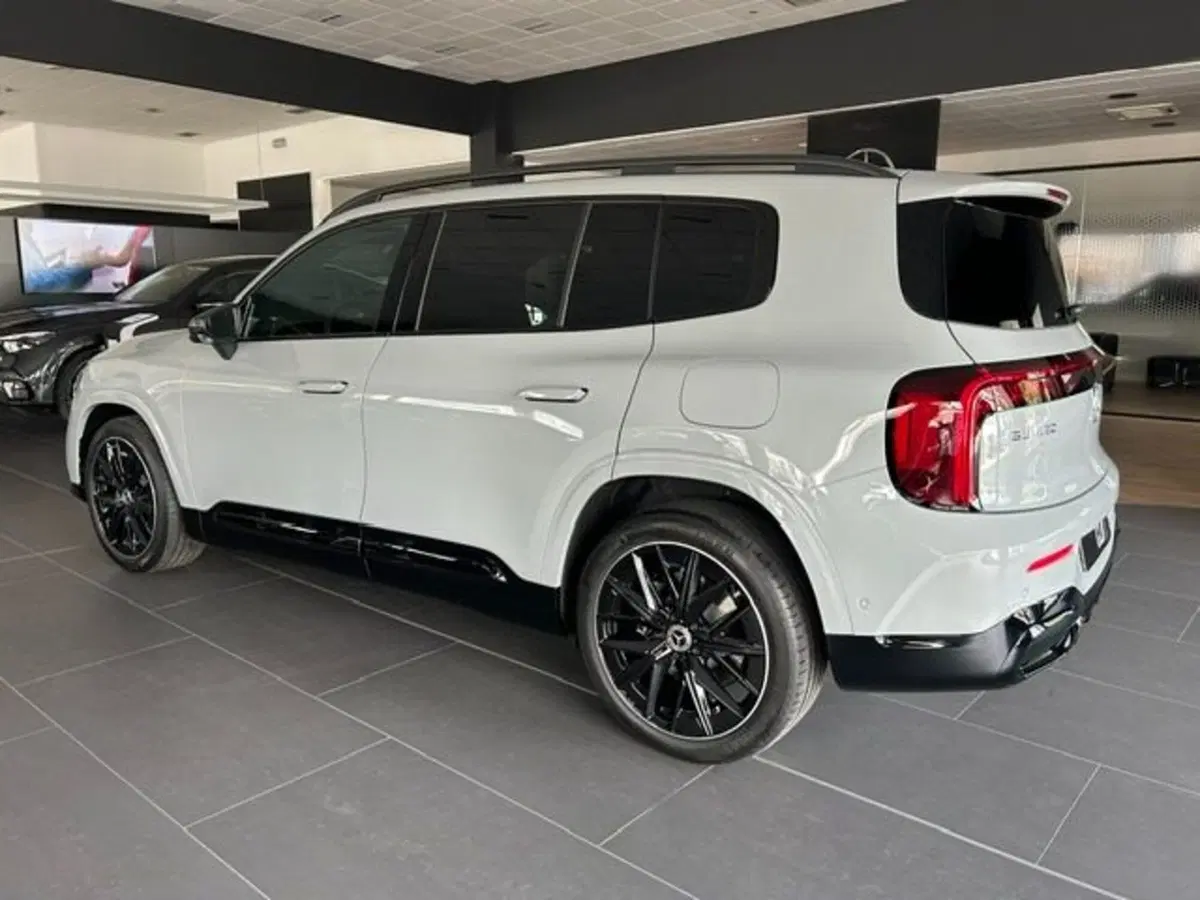 Mercedes-Benz GLB nuova a Potenza (5)