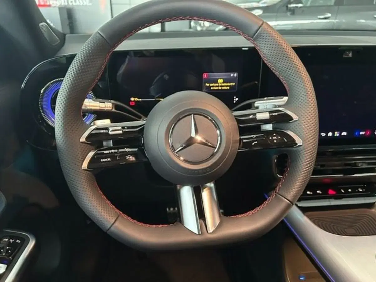 Mercedes-Benz GLB nuova a Potenza (9)