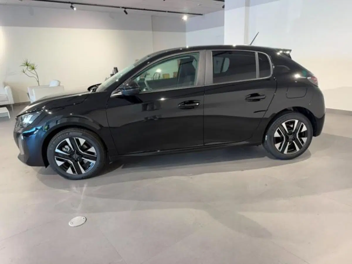 Peugeot 208 nuova a Salerno (7)