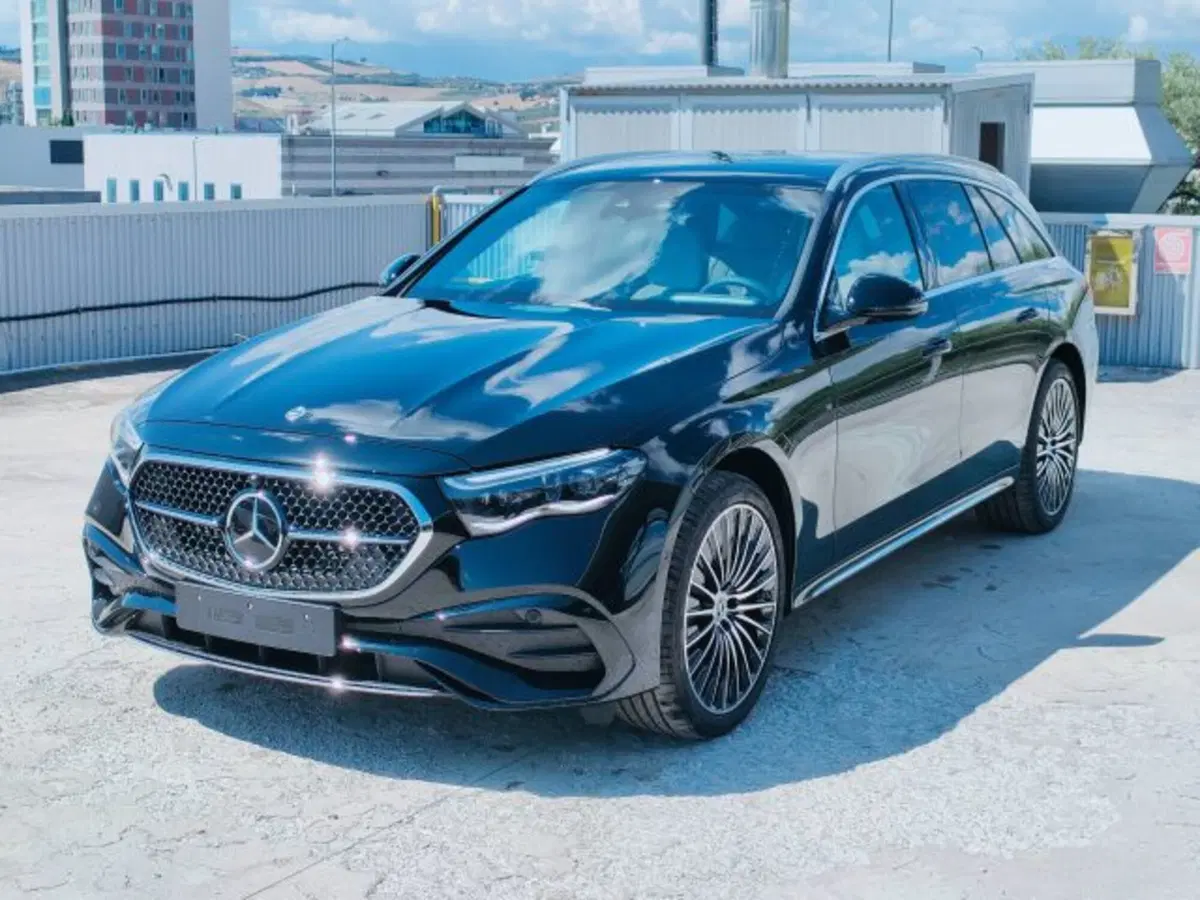 Mercedes-Benz Classe E Station Wagon nuova a Teramo