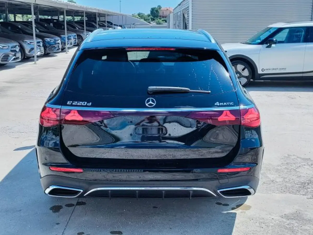 Mercedes-Benz Classe E Station Wagon nuova a Teramo (4)