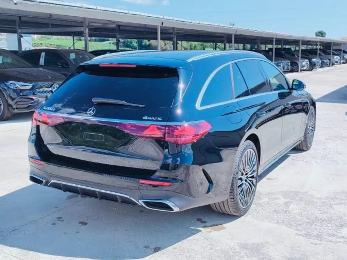 Mercedes-Benz Classe E Station Wagon nuova a Teramo (6)